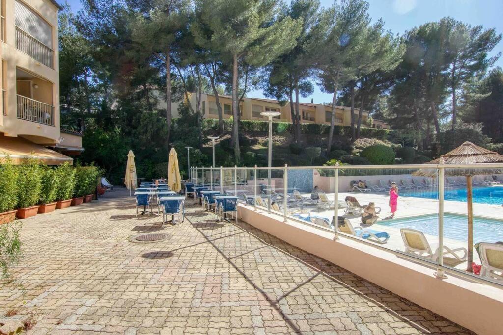 Appartement Piscine Tennis Acces Prive Plage Joia Санари-сюр-Мер Экстерьер фото