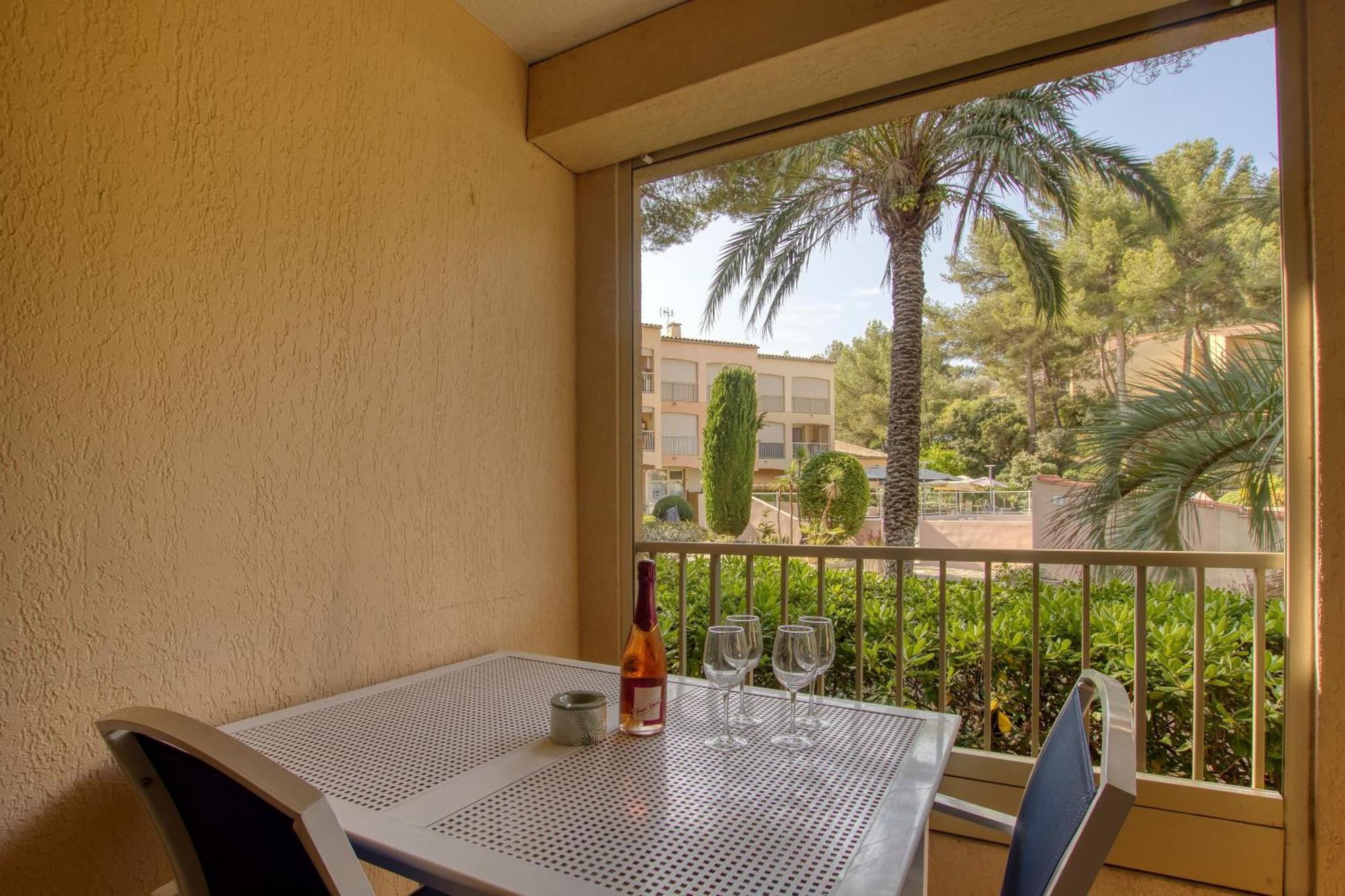 Appartement Piscine Tennis Acces Prive Plage Joia Санари-сюр-Мер Экстерьер фото